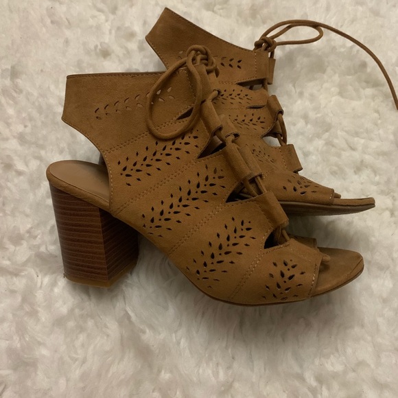 Tan Heels Gently Used - Picture 2 of 4